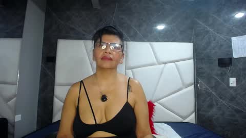 Jennifer online show from May 24, 1:26 am