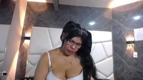 Jennifer online show from May 25, 1:37 am