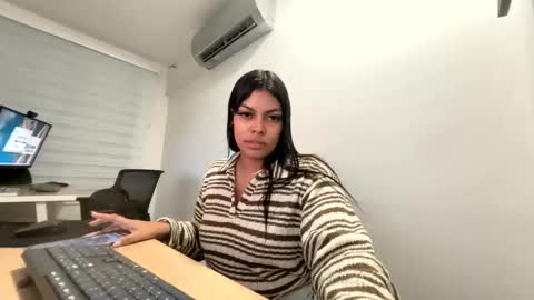 Jenn 3 online show from October 30, 5:43 am