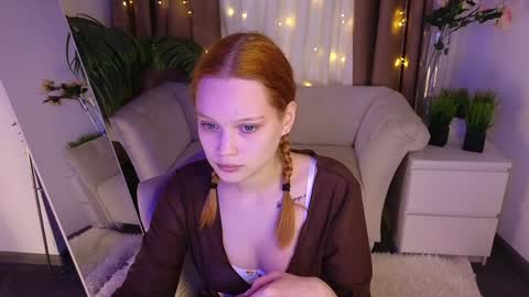 Jennifer online show from April 4, 12:26 pm