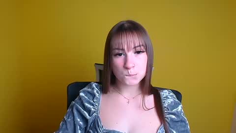 Jennifer online show from December 12, 6:42 pm