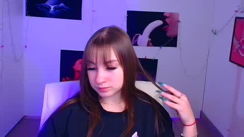Jennifer online show from December 10, 12:38 pm