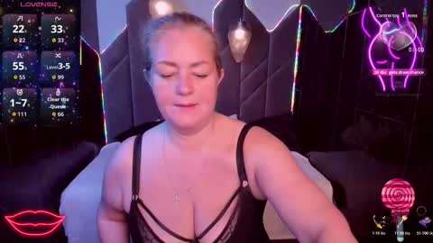 Jennifer online show from November 9, 8:49 pm