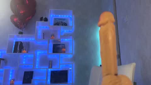 JennisNeon online show from February 1, 11:48 pm