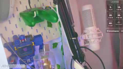 Jenn online show from February 23, 3:33 pm