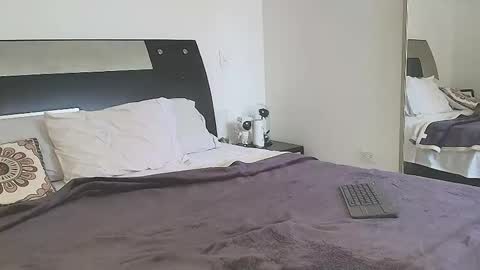 Jenn online show from November 11, 6:27 pm