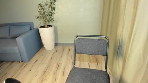 Snapshot of jenny__lii chatting on February 27, 2:00 pm call me Jenny online show from February 27, 2:00 pm