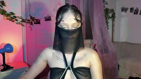 Jennifer Jenny Darling   online show from May 11, 6:16 pm