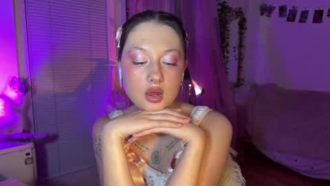 Jennifer Jenny Darling   online show from May 26, 6:40 pm