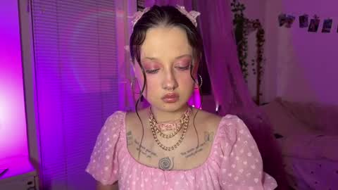 Jennifer Jenny Darling   online show from May 23, 7:56 pm