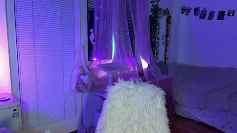 Jennifer Jenny Darling   online show from May 24, 7:57 pm