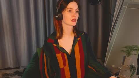 jennyfer_me online show from April 12, 12:30 pm