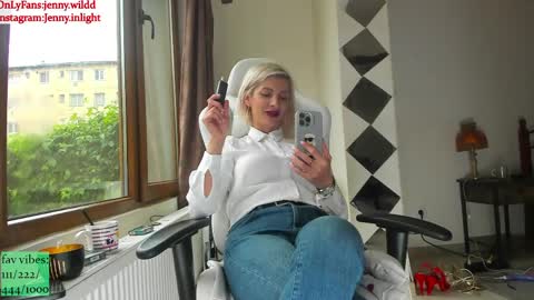 infamous blondiechloe.             Jennyjennywildd online show from May 18, 5:46 am