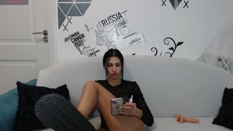 Snapshot of jennyxxx00 chatting on January 24, 4:17 pm Jenny online show from January 24, 4:17 pm