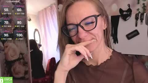 jesica_moon_peachyy online show from May 25, 2:43 am