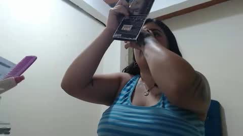 jess_beaut online show from November 19, 11:27 pm