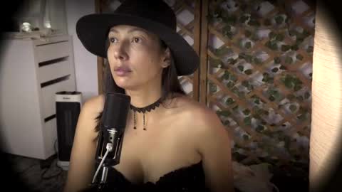 Jessica Gomez online show from May 16, 3:31 am