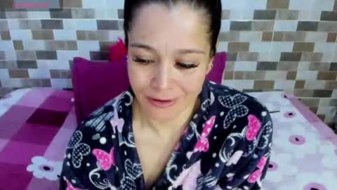 jessimodel independient online show from July 9, 12:02 am