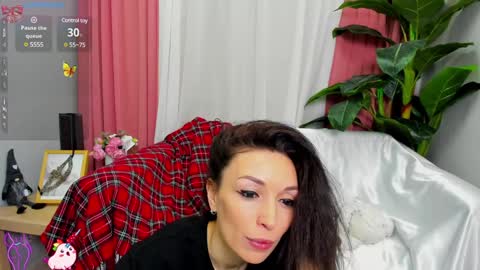 Snapshot of jessica_tiny chatting on January 27, 1:26 am Jessica online show from January 27, 1:26 am