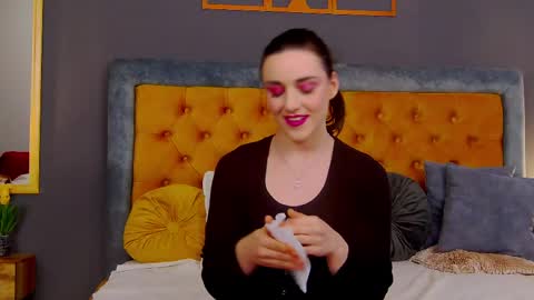 Jessica White online show from May 4, 4:49 am