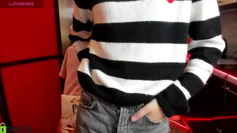 jessicaforris online show from November 27, 8:28 am