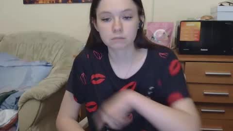 jessicaholland1 online show from May 31, 6:09 pm