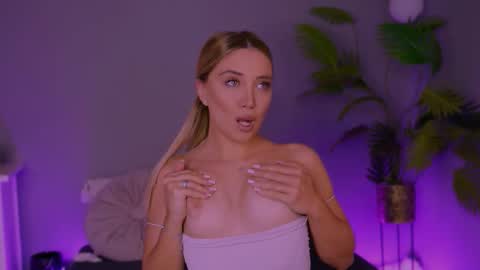 jessiellle online show from November 11, 1:19 pm