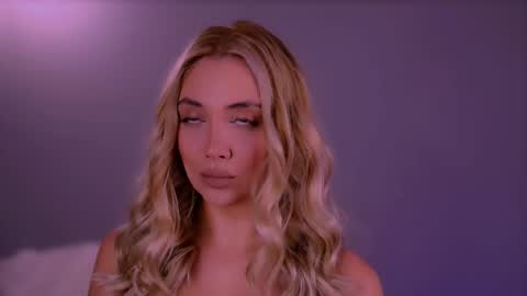 jessiellle online show from October 6, 11:05 am