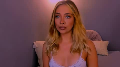 jessiellle online show from September 9, 3:01 pm