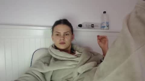 jessieryan online show from October 18, 5:21 am