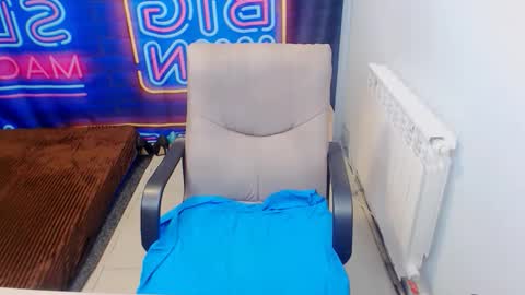 Victoria online show from May 20, 7:49 am