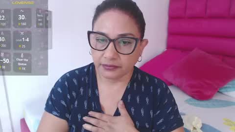 paola online show from May 25, 12:59 pm