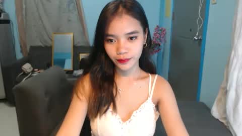 jhen214 online show from March 11, 8:52 am
