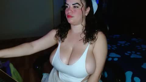Snapshot of jhulia_hill chatting on December 3, 7:11 pm Jhulia online show from December 3, 7:11 pm