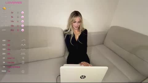 Daphne online show from October 17, 4:10 pm