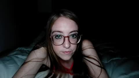 jilliangiselle online show from August 7, 4:30 am