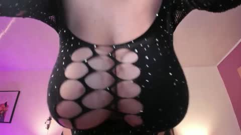 Jimena Adams online show from April 30, 8:03 pm