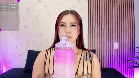 jimenawhite1 online show from May 7, 4:06 am