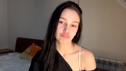 Kate online show from May 5, 1:36 pm