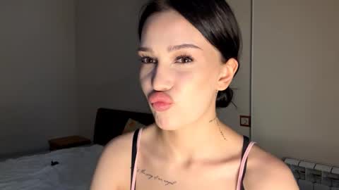 Kate online show from May 4, 1:26 pm