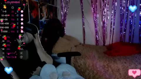 Snapshot of jinx_25 chatting on February 15, 12:15 am Jinx online show from February 15, 12:15 am