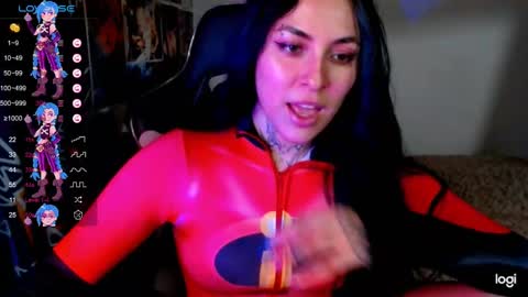 Snapshot of jinx_25 chatting on December 22, 1:23 am Jinx online show from December 22, 1:23 am