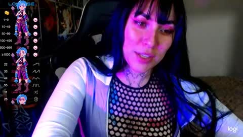 Snapshot of jinx_25 chatting on December 28, 11:37 pm Jinx online show from December 28, 11:37 pm