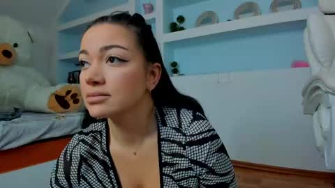 Juliee online show from May 24, 4:44 am