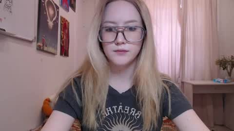joan_kiss online show from May 16, 9:45 am