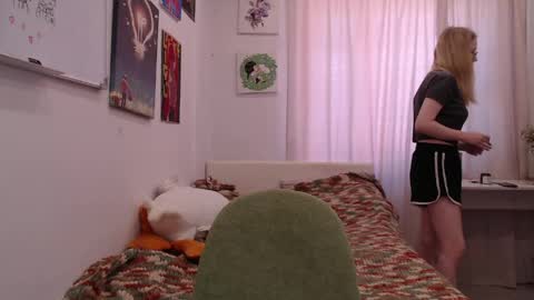 joan_kiss online show from May 10, 4:58 am