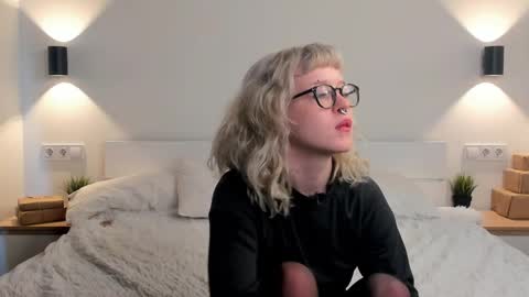 Emma online show from March 30, 5:51 am