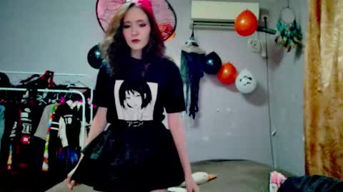 Joannatompson online show from October 19, 12:01 am