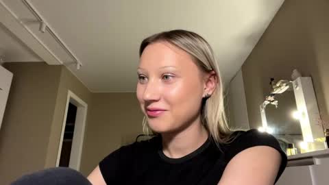 Annie online show from April 5, 5:23 pm