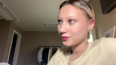 Annie online show from March 31, 3:45 pm